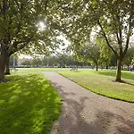 Sonder Mountjoy Square מלון דירות