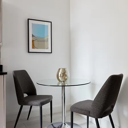 Sonder Mountjoy Square 4*