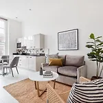 Sonder Mountjoy Square 4* ダブリン