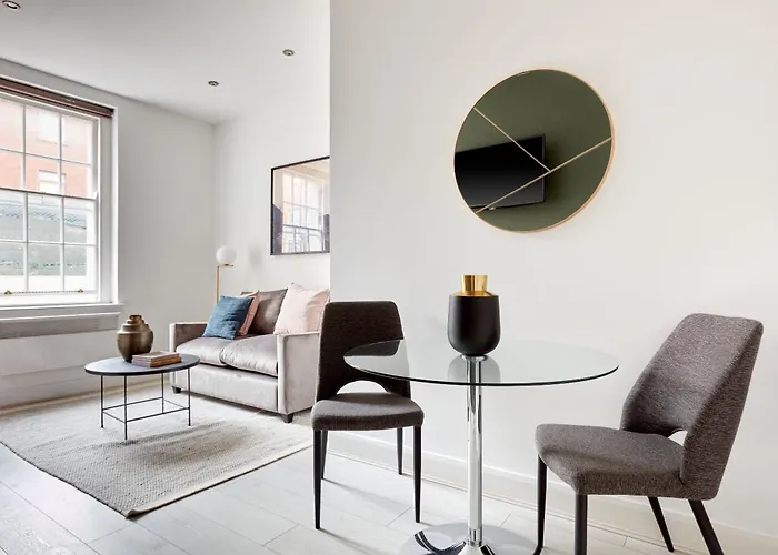 Sonder Mountjoy Square 4*